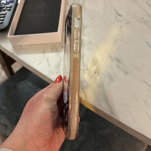 iPhone 11 case - Picture 3 of 6